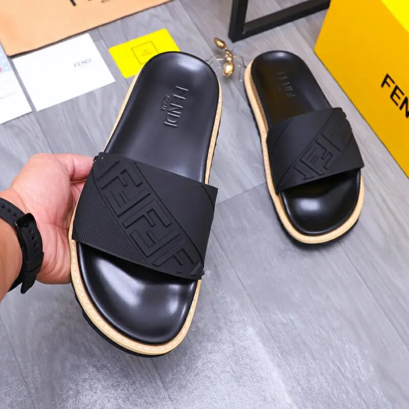 fendi chaussons pour homme s_12445234